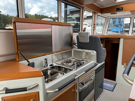 SARGO 36 Explorer -25, 2x Volvo Penta D6-380/DPI + Joystick 8 of 12