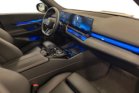BMW i5 6 of 19