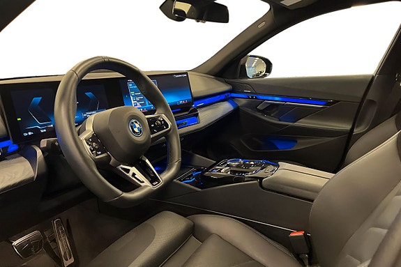 BMW i5 12 of 19