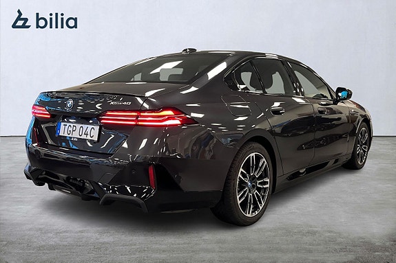 BMW i5 17 of 19