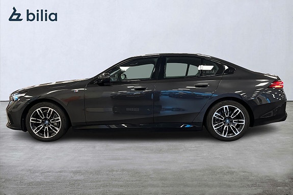 BMW i5 3 of 5