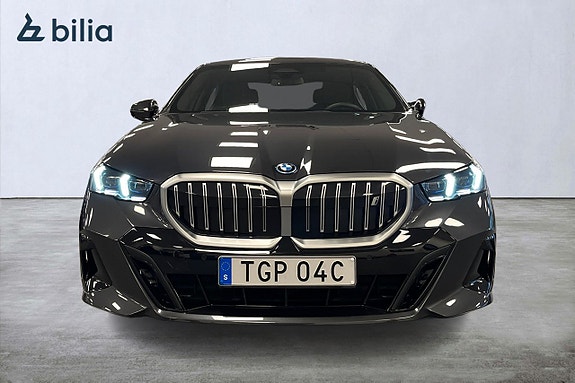 BMW i5 5 of 5