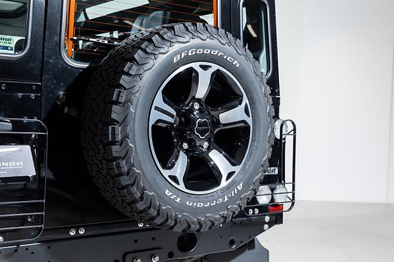 Land Rover Defender-Serie 14 of 25