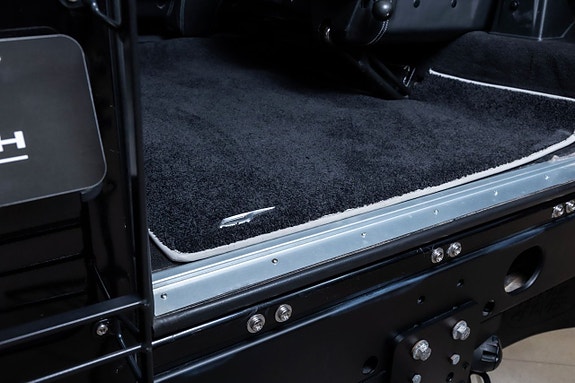 Land Rover Defender-Serie 12 of 25