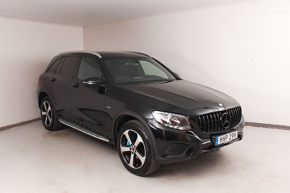 Mercedes-Benz GLC350 e 2 of 5