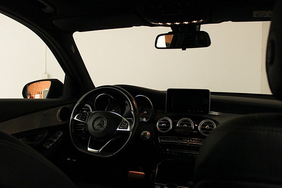 Mercedes-Benz GLC350 e 15 of 20