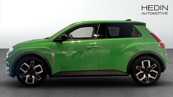Renault 5 E-Tech 6 of 12