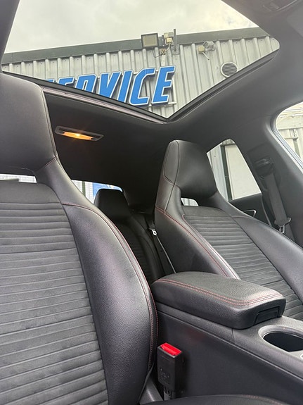 Mercedes-Benz CLA220 d 4 of 8