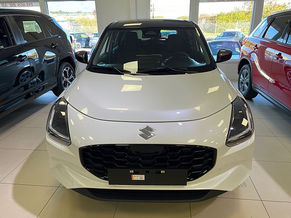 Suzuki Swift 2 of 5
