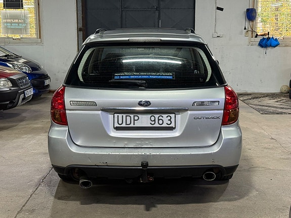 Subaru Outback 5 of 14