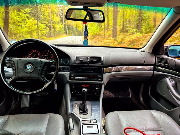 BMW 528 17 of 19