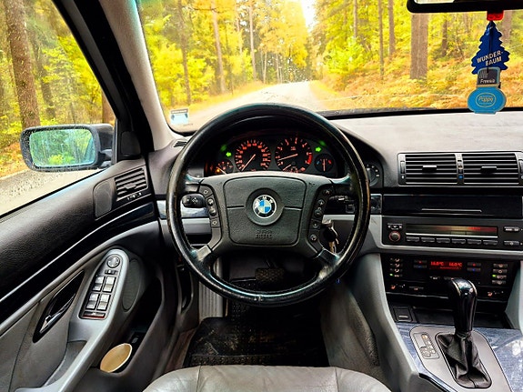 BMW 528 10 of 19