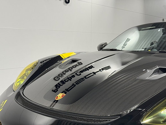 Porsche 718 Spyder RS 28 of 29