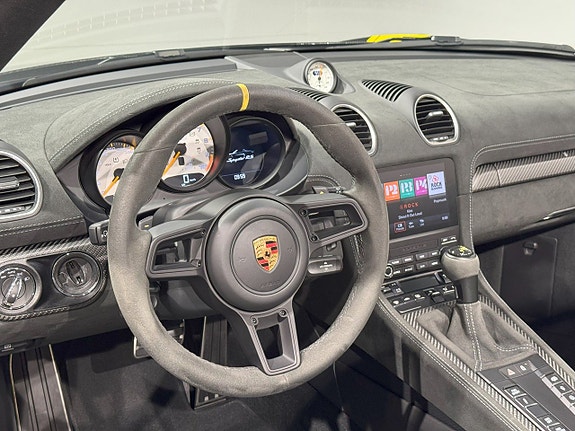Porsche 718 Spyder RS 12 of 29
