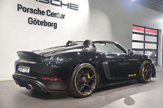 Porsche 718 Spyder RS 4 of 18