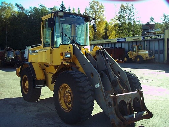 Volvo L 70 C 2 of 5