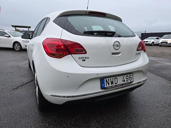 Opel Astra 2 of 5