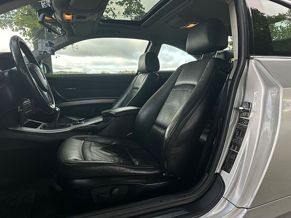 BMW 325i 11 of 16