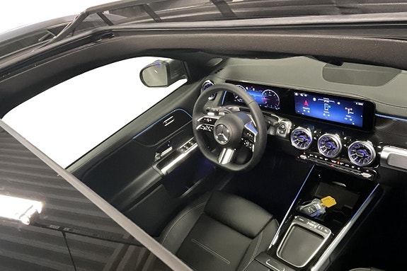 Mercedes-Benz GLB220 d 23 of 23