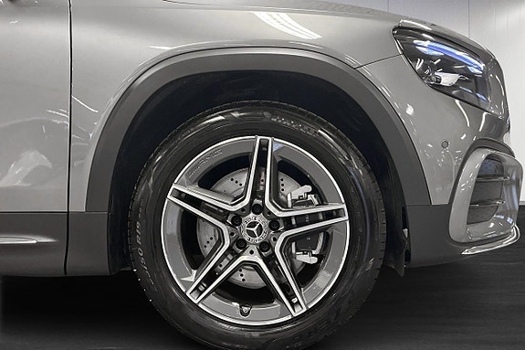 Mercedes-Benz GLB220 d 5 of 23