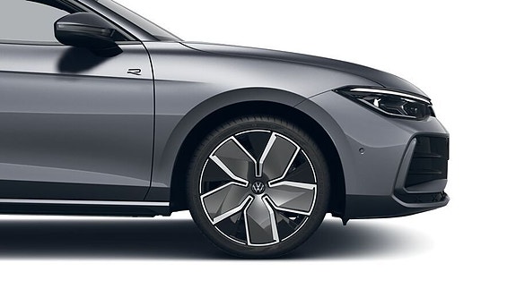Volkswagen Passat 7 of 9