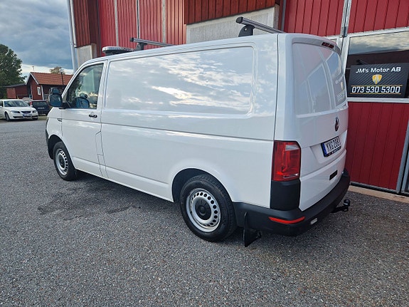 Volkswagen Transporter 3 of 5