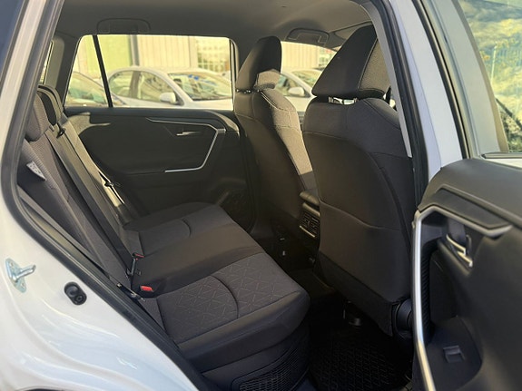 Toyota RAV4 20 of 22