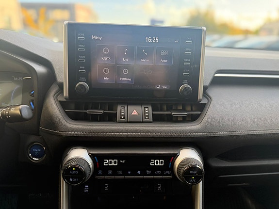 Toyota RAV4 13 of 22