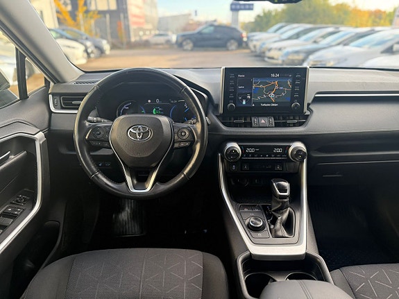Toyota RAV4 9 of 22