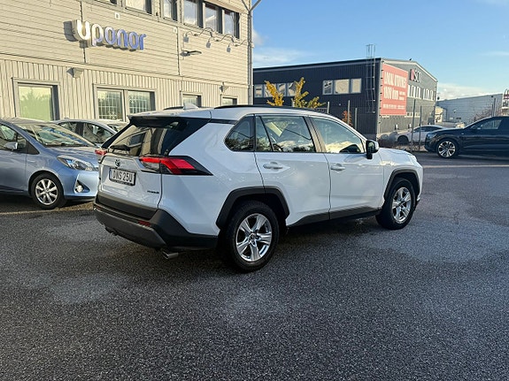 Toyota RAV4 6 of 22