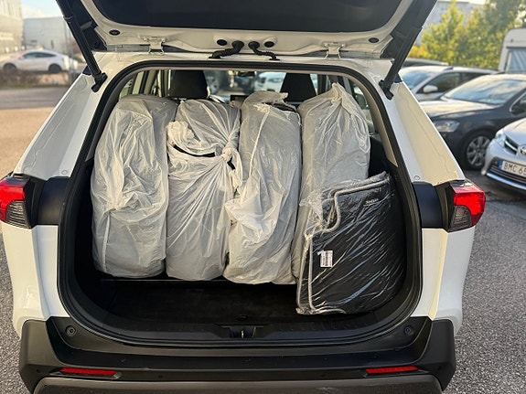 Toyota RAV4 22 of 22