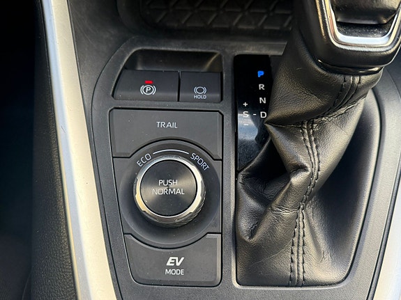 Toyota RAV4 16 of 22