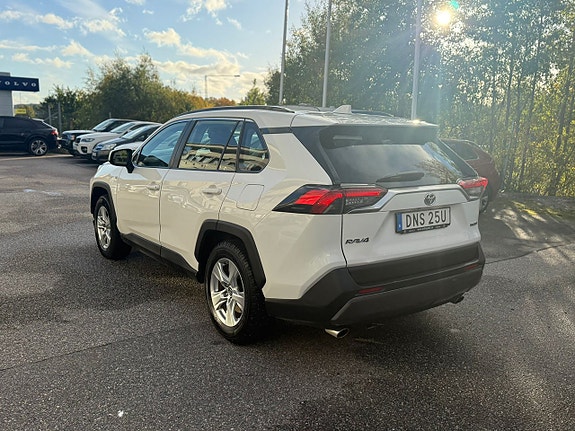 Toyota RAV4 7 of 22