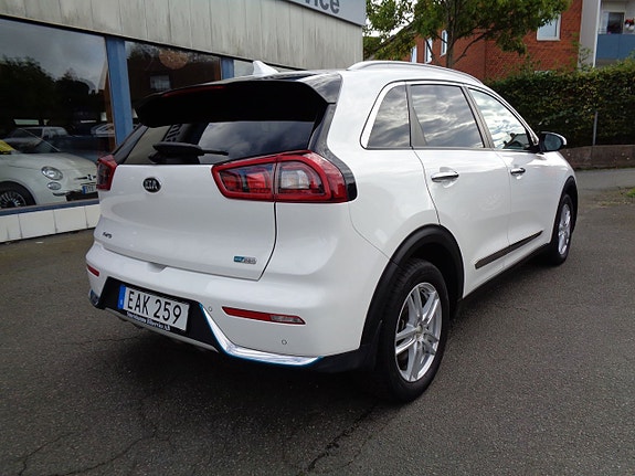 Kia Niro 2 of 5