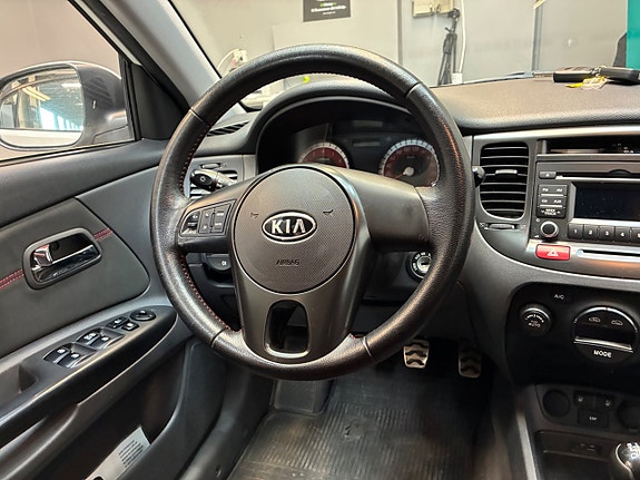 Kia Rio 11 of 14