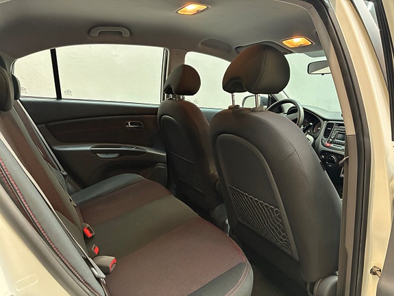 Kia Rio 5 of 5