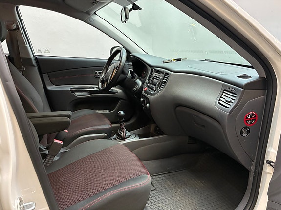 Kia Rio 4 of 5