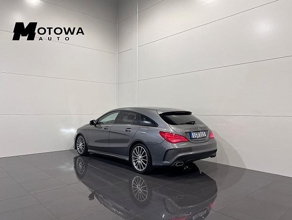 Mercedes-Benz CLA200 2 of 5