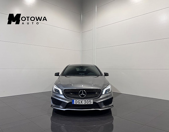 Mercedes-Benz CLA200 3 of 5