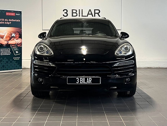 Porsche Cayenne 3 of 5