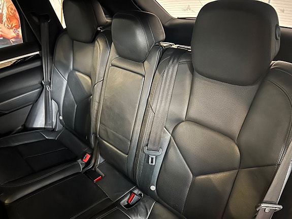 Porsche Cayenne 17 of 17