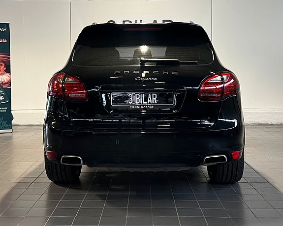 Porsche Cayenne 6 of 17