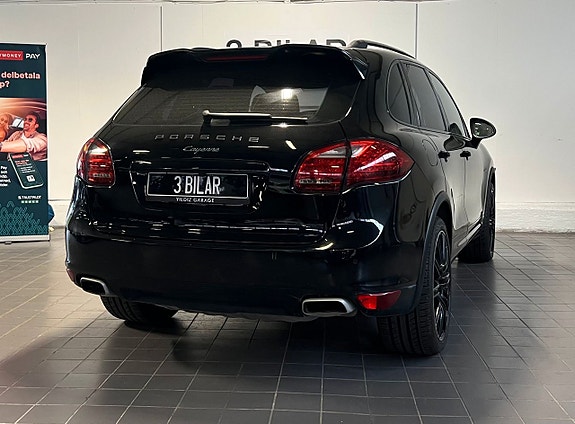Porsche Cayenne 5 of 5
