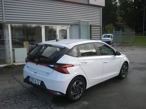 Hyundai i20 2 of 5