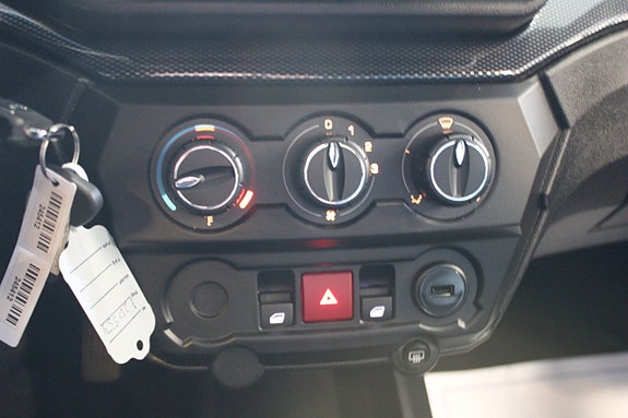 Aixam Coupe (Demobil)GTI ABS/Läder/Baslåda/Apple Carplay 11 of 16