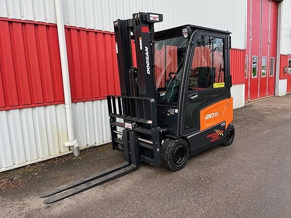 Doosan B 20 X-7 2 of 4