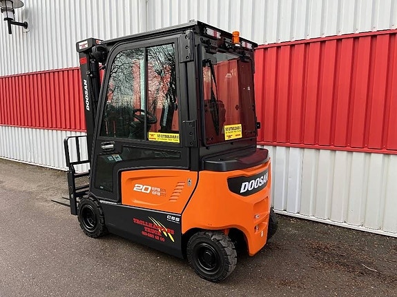 Doosan B 20 X-7 3 of 4