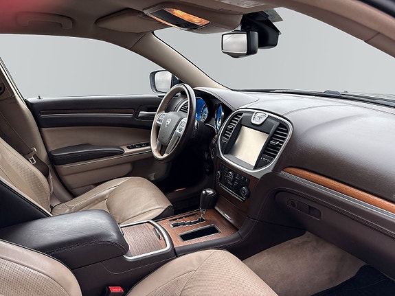 Lancia Thema 10 of 12
