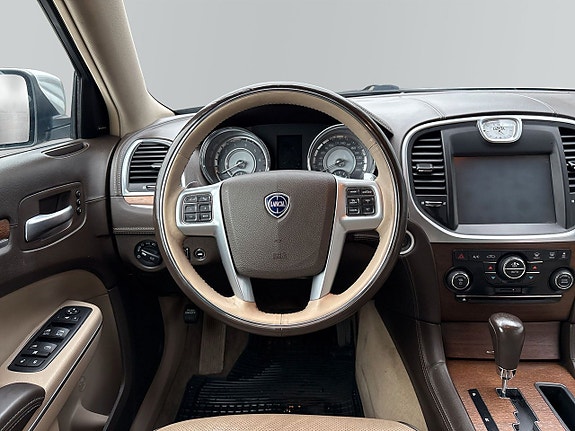 Lancia Thema 12 of 12