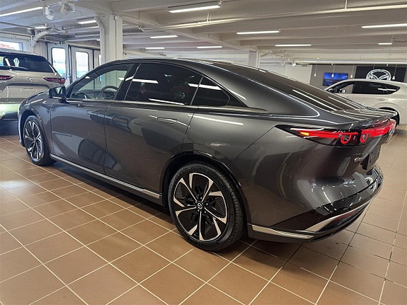 Mazda 6 3 of 5
